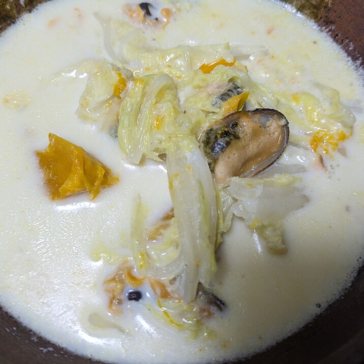 ココナッツミルク入り★ピリ辛海鮮スープ